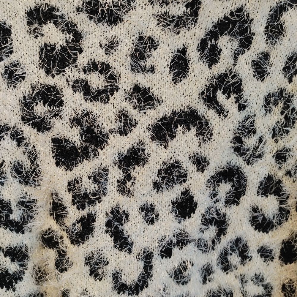 Mudd Leopard Eyelash Knit Sweater XS Oversized Cozy Soft Animal Print Pullover - Picture 6 of 11